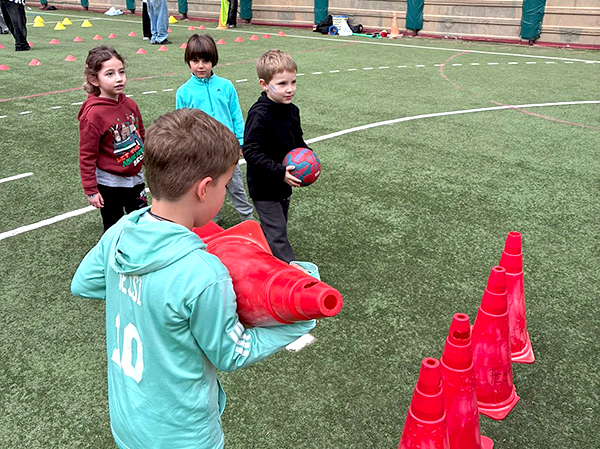 Kermesse del PAS en el campo de deportes